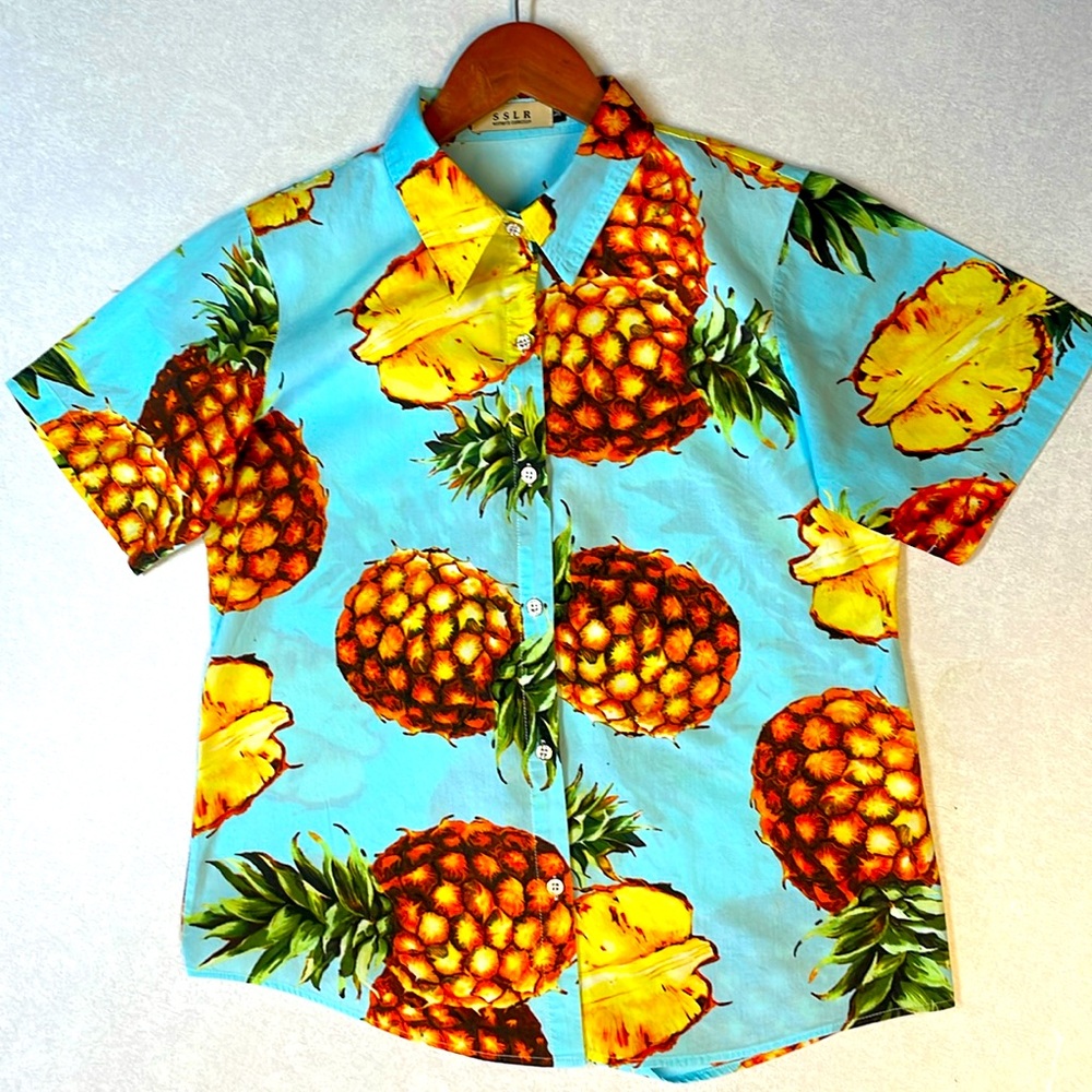 Pineapple Short Sleeved Button Up Shirt -Medium